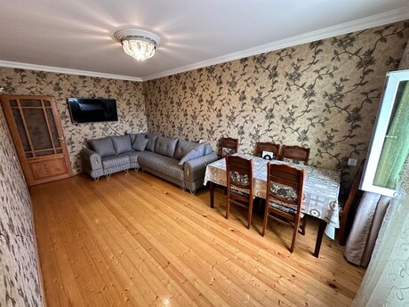 Yeni Günəşlidə 4 otaqlı köhnə tikili mənzil satılır, 100 m², 182 000 AZN, şəkil 3 / 12