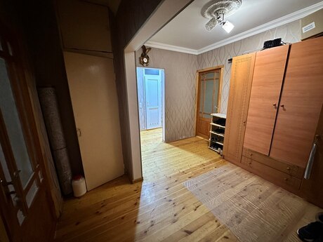 Yeni Günəşlidə 4 otaqlı köhnə tikili mənzil satılır, 100 m², 182 000 AZN, şəkil 4 / 12