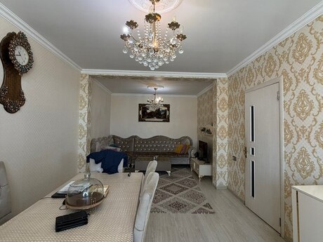 Qurtuluş 93 kompleksində 3 otaqlı yeni tikili mənzil satılır, 71 m², 70 000 AZN, şəkil 2 / 12
