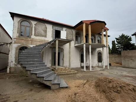 7 rooms · 250 m²