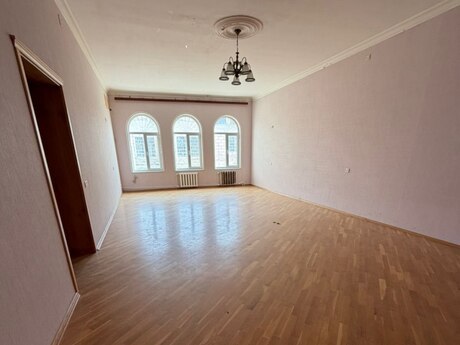 3 rooms · 150 m²