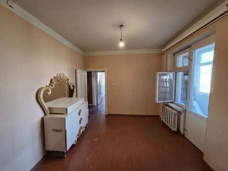 Azadlıq Prospektidə 2 otaqlı köhnə tikili mənzil satılır, 65 m², 168 000 AZN, şəkil 5 / 12