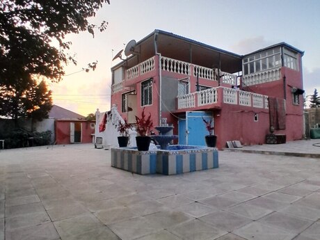 4 otaq · 200 m²
