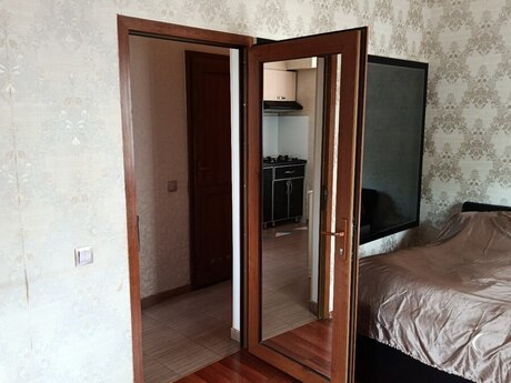 Azadlıq Prospektidə 1 otaqlı köhnə tikili mənzil satılır, 40 m², 139 500 AZN, şəkil 3 / 12