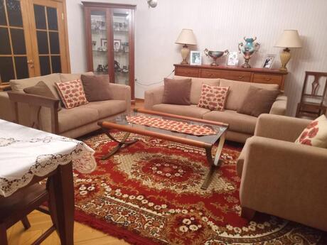 4 otaq · 105 m² · 7/11 mərtəbə, Elmlər Akademiyası
