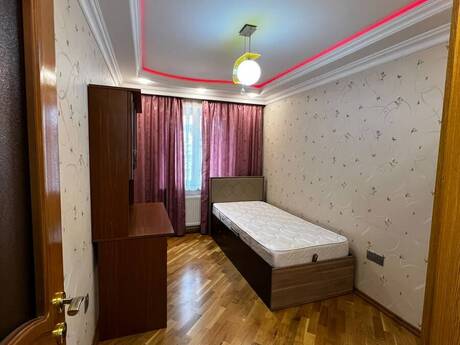 Xalqlar Dostluğunda 3 otaqlı köhnə tikili mənzil kirayə verilir, 72 m², 700 AZN/ay, şəkil 3 / 8