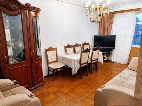 Əhmədlidə 3 otaqlı köhnə tikili mənzil satılır, 80 m², 205 000 AZN, şəkil 2 / 12