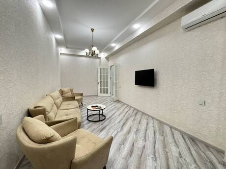 28 Mayda 2 otaqlı yeni tikili mənzil kirayə verilir, 100 m², 1 000 AZN/ay, şəkil 2 / 12