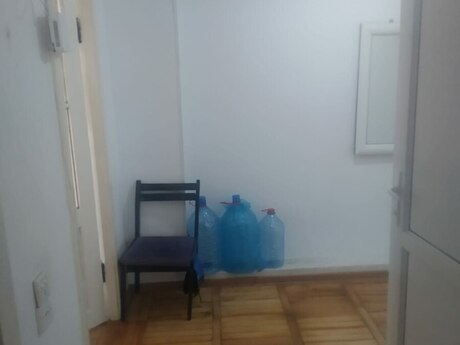 Qara Qarayevdə 2 otaqlı köhnə tikili mənzil kirayə verilir, 47 m², 500 AZN/ay, şəkil 3 / 12