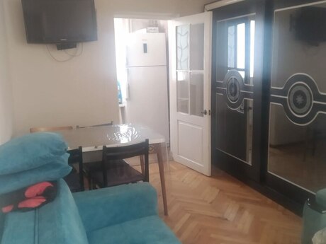 Qara Qarayevdə 2 otaqlı köhnə tikili mənzil kirayə verilir, 47 m², 500 AZN/ay, şəkil 2 / 12