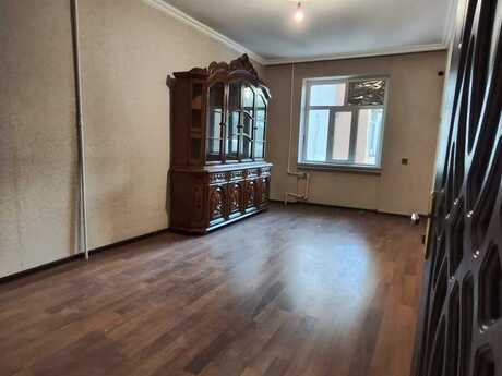 2-room old-build apartment for sale in Yeni Günəşli, 55 m², 135 000 AZN, photo 3 / 6