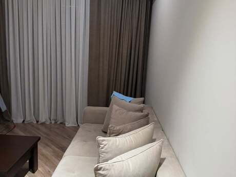 Ceyhun Hacıbəyli küçəsində 2 otaqlı yeni tikili mənzil kirayə verilir, 80 m², 2 000 AZN/ay, şəkil 3 / 12