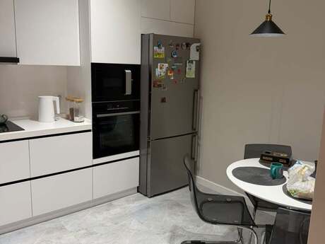 Ceyhun Hacıbəyli küçəsində 2 otaqlı yeni tikili mənzil kirayə verilir, 80 m², 2 000 AZN/ay, şəkil 5 / 12