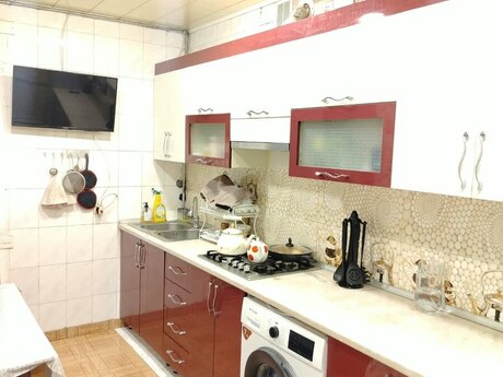 Продаётся 2-комнатная квартира в старом фонде, Lökbatan, 52 м², 105 000 AZN, фото 5 / 7