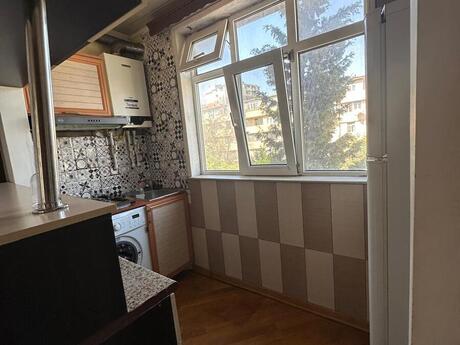 Azadlıq Prospektidə 2 otaqlı köhnə tikili mənzil satılır, 50 m², 152 000 AZN, şəkil 3 / 9