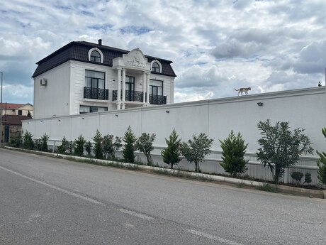 7 otaq · 450 m²