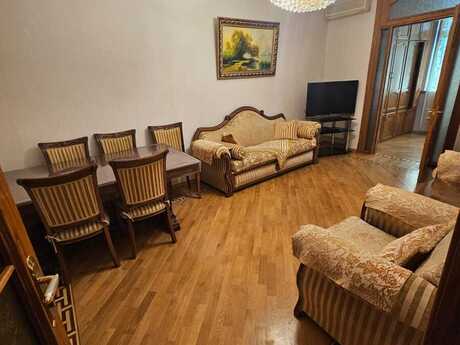 Azadlıq Prospektidə 3 otaqlı köhnə tikili mənzil kirayə verilir, 130 m², 900 AZN/ay, şəkil 4 / 12