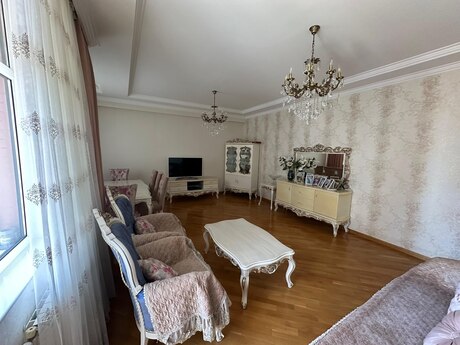 3 otaq · 117 m² · 11/13 mərtəbə, 8 Noyabr