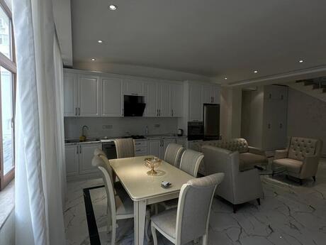 28 Mayda 5 otaqlı yeni tikili mənzil kirayə verilir, 245 m², 2 200 AZN/ay, şəkil 2 / 12