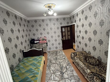 Yeni Günəşlidə 3 otaqlı köhnə tikili mənzil kirayə verilir, 80 m², 550 AZN/ay, şəkil 5 / 12