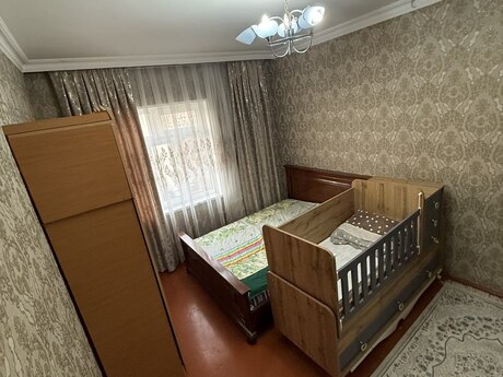 Yeni Günəşlidə 3 otaqlı köhnə tikili mənzil kirayə verilir, 80 m², 550 AZN/ay, şəkil 4 / 12
