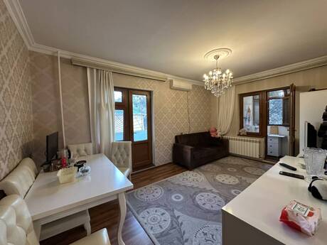 7-ci mikrorayonda 2 otaqlı köhnə tikili mənzil satılır, 42 m², 140 000 AZN, şəkil 3 / 11