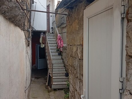 1 otaq · 80 m² · 30/49 mərtəbə, Babək prospekti