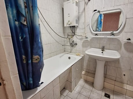 Сдаётся 3-комнатная квартира в старом фонде, Xalqlar Dostluğu, 80 м², 600 AZN/мес, фото 5 / 12