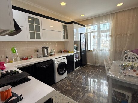 3 otaq · 125 m² · 16/21 mərtəbə, Abşeron