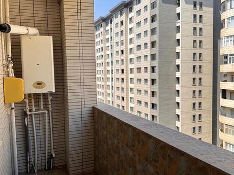 3-room new-build apartment for rent in 8 Noyabr, 130 m², 900 AZN/mo, photo 5 / 12