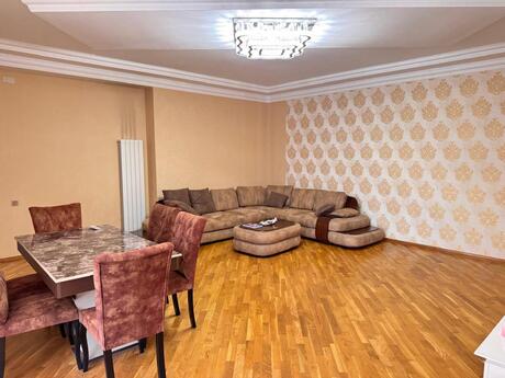 3-комн. · 130 m²