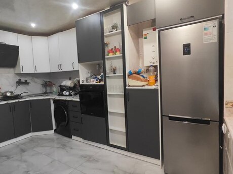 Bakıxanovda 4 otaqlı köhnə tikili mənzil satılır, 90 m², 215 000 AZN, şəkil 4 / 12