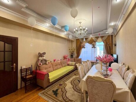 2 otaq · 85 m² · 8/18 mərtəbə, 8 Noyabr