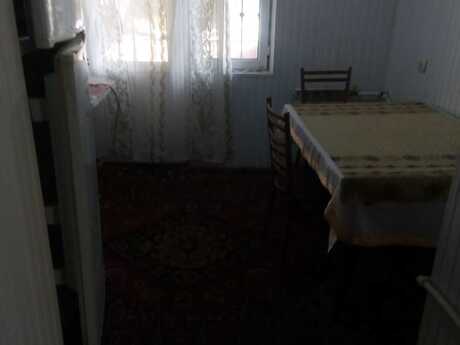 2-room old-build apartment for rent in Şah İsmayıl Xətai, 46 m², 550 AZN/mo, photo 2 / 5