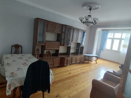 2-room old-build apartment for sale in Xalqlar Dostluğu, 65 m², 155 000 AZN, photo 2 / 12