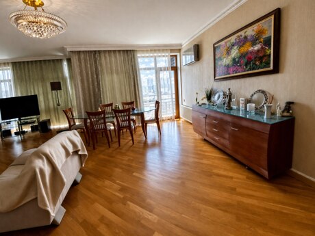 28 Mayda 3 otaqlı yeni tikili mənzil satılır, 138 m², 415 000 AZN, şəkil 3 / 12