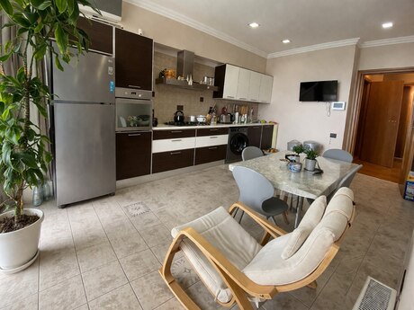 28 Mayda 3 otaqlı yeni tikili mənzil satılır, 138 m², 415 000 AZN, şəkil 5 / 12