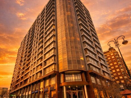 3 otaq · 138 m² · 13/17 mərtəbə, 28 May