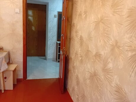 8-ci mikrorayonda 2 otaqlı köhnə tikili mənzil satılır, 36 m², 105 000 AZN, şəkil 3 / 9