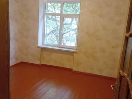 8-ci mikrorayonda 2 otaqlı köhnə tikili mənzil satılır, 36 m², 105 000 AZN, şəkil 2 / 9