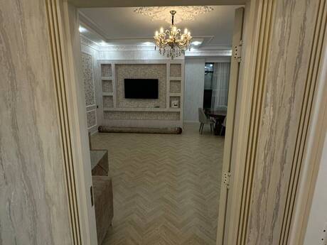 8 Noyabrda 3 otaqlı yeni tikili mənzil satılır, 136 m², 435 000 AZN, şəkil 2 / 12