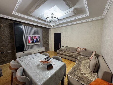 Qurtuluş 93 kompleksində 3 otaqlı yeni tikili mənzil satılır, 100 m², 129 000 AZN, şəkil 3 / 12
