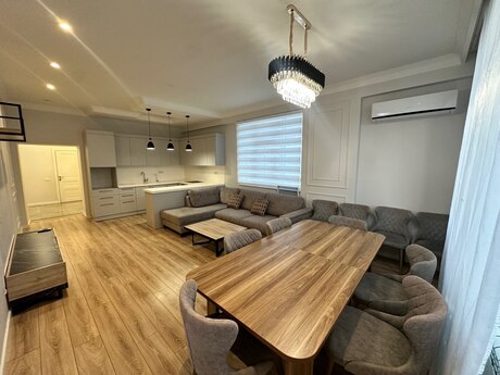 2 otaq · 83 m² · 8/18 mərtəbə, Köhnə Günəşli