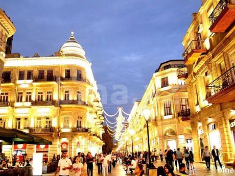 Sahildə 4 otaqlı köhnə tikili mənzil kirayə verilir, 180 m², 1 300 AZN/ay, şəkil 2 / 12