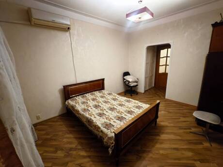 Продаётся 2-комнатная квартира в старом фонде, Memar Əcəmi, 44 м², 142 000 AZN, фото 3 / 4