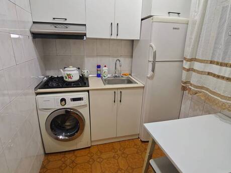 Продаётся 2-комнатная квартира в старом фонде, Memar Əcəmi, 44 м², 142 000 AZN, фото 4 / 4