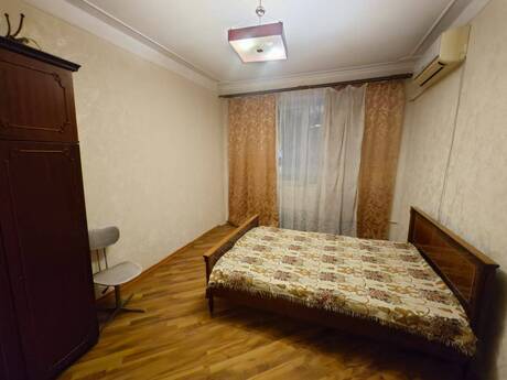 Продаётся 2-комнатная квартира в старом фонде, Memar Əcəmi, 44 м², 142 000 AZN, фото 2 / 4
