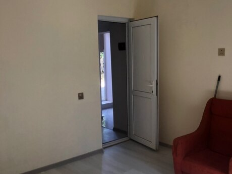 Mərdəkanda 3 otaqlı həyət evi kirayə verilir, 50 m², 400 AZN/ay, şəkil 3 / 5