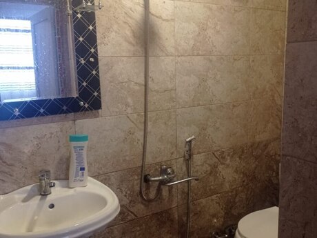 Сдаётся 1-комнатный дом, Biləcəri, 45 м², 270 AZN/мес, фото 2 / 9