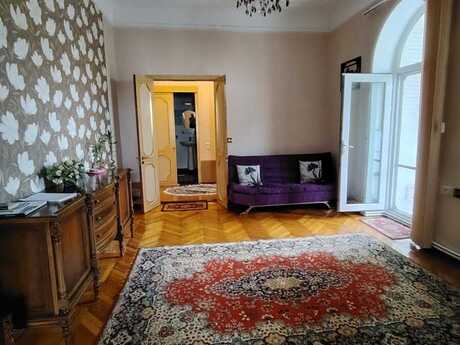 Sahildə 2 otaqlı köhnə tikili mənzil kirayə verilir, 75 m², 1 000 AZN/ay, şəkil 3 / 12